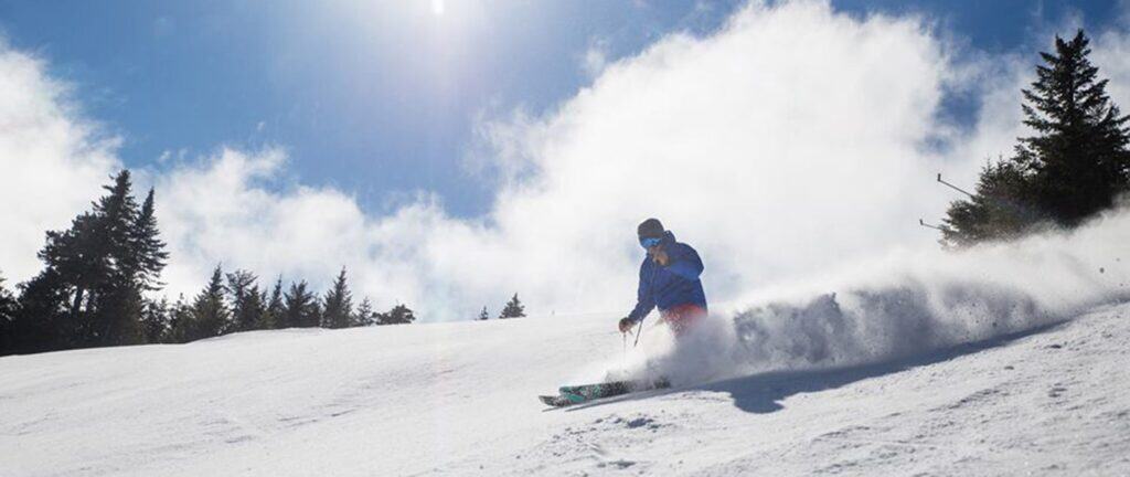 maine-skiing-bluebird-day